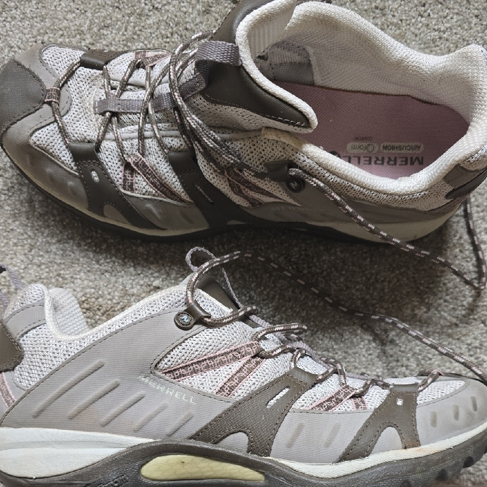 Merrell Women's Tan and Cream Athletic Shoes